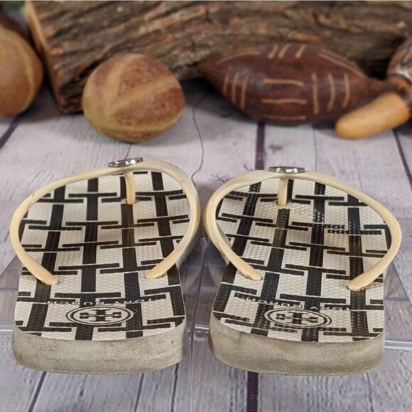 TORY BURCH WHITE T-BASKET FLIP FLOP W/ SILVER LOGO - Picture 5 of 6